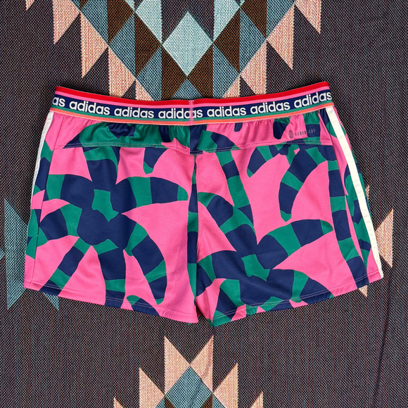 NEW adidas x FARM Rio Pacer Shorts size Medium Magenta Palm Tree 3 Stripe RARE - Picture 2 of 7